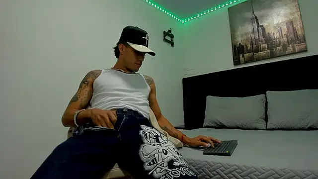 Snapshot of harold_777 chatting on 26, 10, 2025 harold 777 online show from 26, 10, 2025