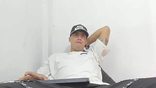 Snapshot of harold_777 chatting on 30, 10, 2025 harold 777 online show from 30, 10, 2025