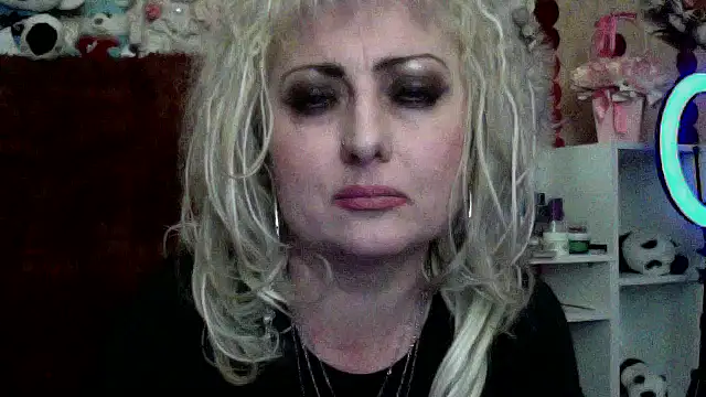 xHot Amazonq online show from 17, 1, 2026