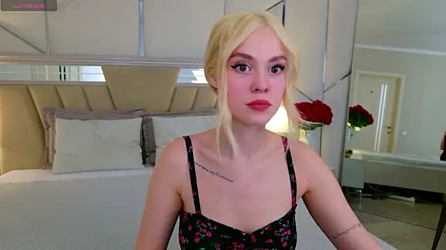 Snapshot of Rose_Masson chatting on 3, 2, 2026 Rose Masson online show from 3, 2, 2026