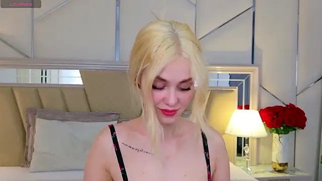 Snapshot of Rose_Masson chatting on 3, 2, 2026 Rose Masson online show from 3, 2, 2026