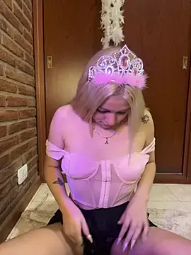 Snapshot of tiffanystarling chatting on 31, 10, 2025 tiffanystarling online show from 31, 10, 2025