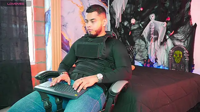 Tiler wolker online show from 31, 10, 2025