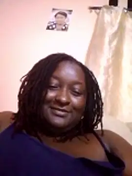 Snapshot of SweetestDIP chatting on 28, 10, 2025 SweetestDIP online show from 28, 10, 2025