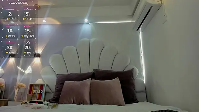 naomy sexy  online show from 31, 1, 2026