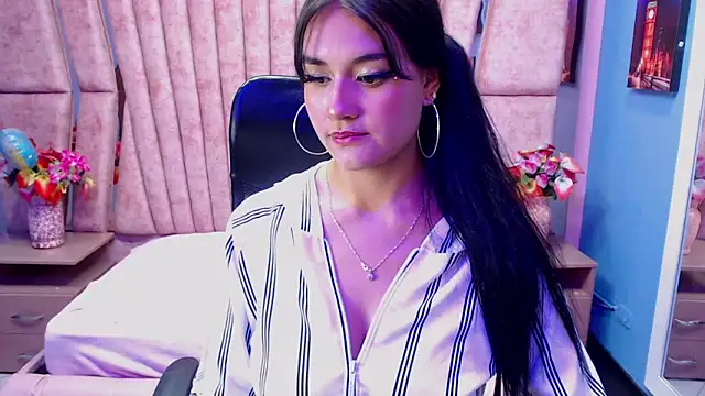 Snapshot of Charlotte_Rosy chatting on 4, 11, 2025 Charlotte Rosy online show from 4, 11, 2025