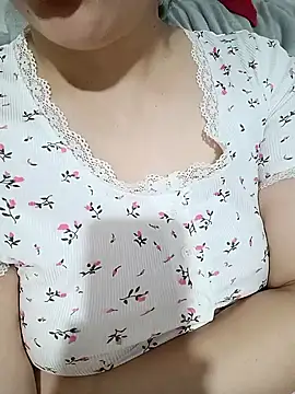 Emily  love online show from 4, 12, 2025