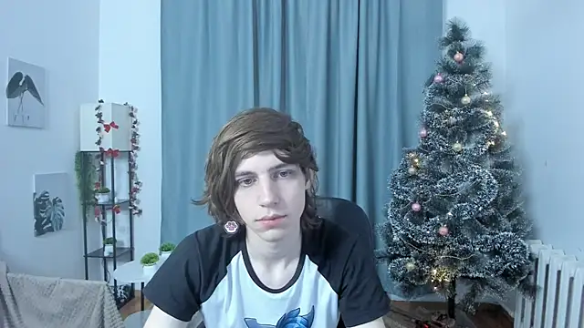 Snapshot of AvenGlow chatting on 19, 12, 2025 AvenGlow online show from 19, 12, 2025