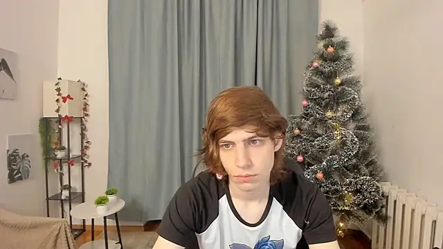 Snapshot of AvenGlow chatting on 20, 12, 2025 AvenGlow online show from 20, 12, 2025