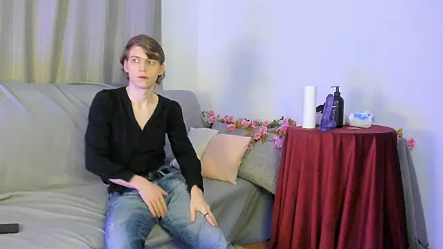 Snapshot of AvenGlow chatting on 28, 2, 2026 AvenGlow online show from 28, 2, 2026