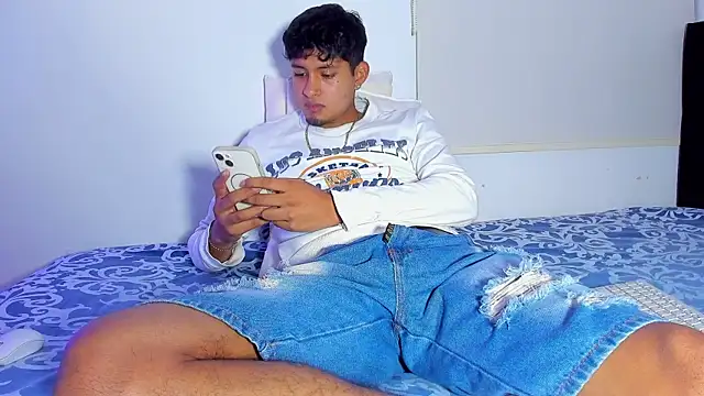 Snapshot of Dominic_King chatting on 1, 12, 2025 Dominic King online show from 1, 12, 2025