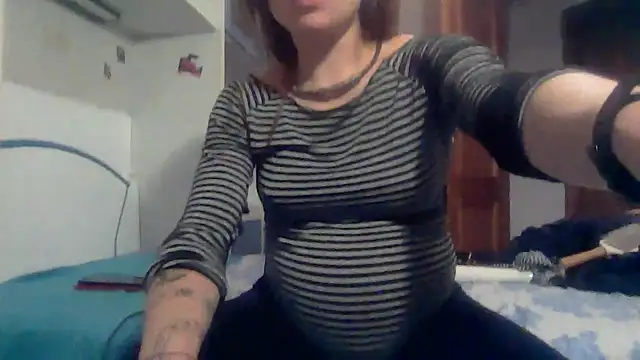 Snapshot of SinnEmily chatting on 19, 12, 2025 SinnEmily online show from 19, 12, 2025