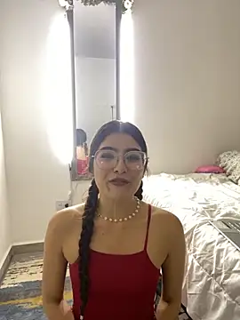 Snapshot of Aamelia chatting on 2, 11, 2025 Aamelia online show from 2, 11, 2025