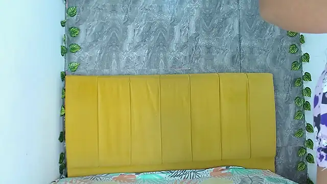 Snapshot of amandacanelacm chatting on 27, 10, 2025 amandacanelacm online show from 27, 10, 2025