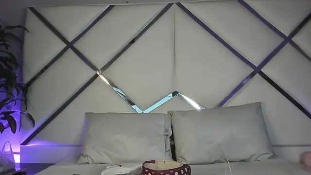 Snapshot of SweetPetiite chatting on 30, 10, 2025 SweetPetiite online show from 30, 10, 2025