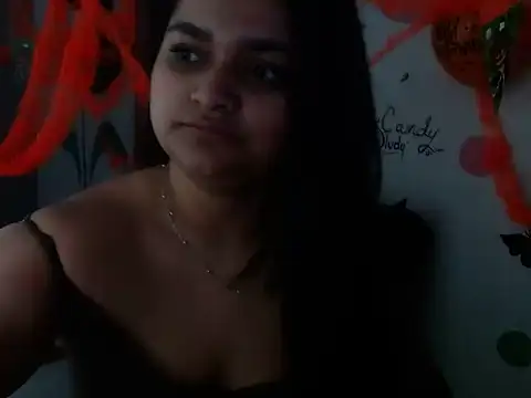 EmmaPayton  online show from 28, 10, 2025