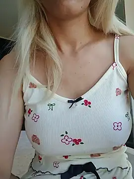 Sweet xxBuse online show from 16, 7, 2026