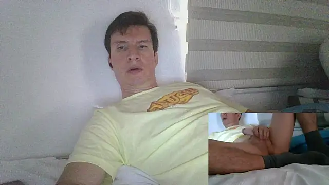 Snapshot of carliesexyman chatting on 27, 10, 2025 carliesexyman online show from 27, 10, 2025