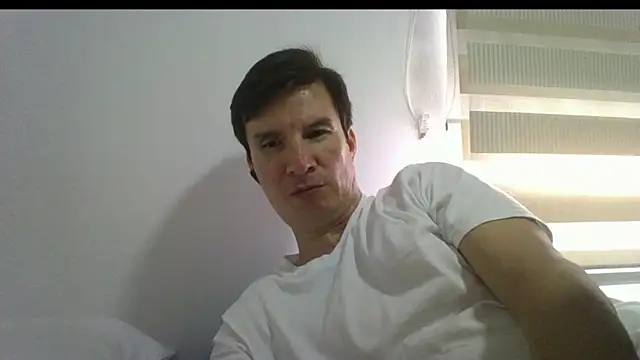 Snapshot of carliesexyman chatting on 30, 10, 2025 carliesexyman online show from 30, 10, 2025