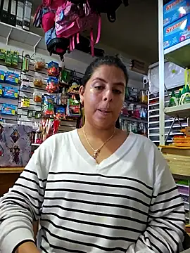 Snapshot of amonet_fg chatting on 6, 11, 2025 amonet fg online show from 6, 11, 2025