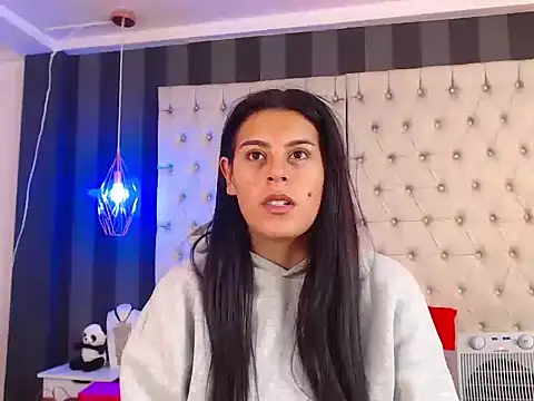 Camile Petite online show from 1, 11, 2025