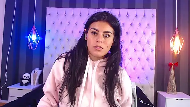 Camile Petite online show from 13, 11, 2025