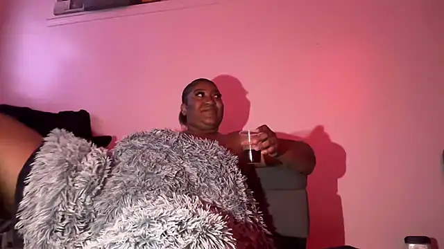 Snapshot of Thickumssss chatting on 2, 11, 2025 Thickumssss online show from 2, 11, 2025