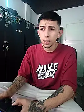 Snapshot of Aron_Jones_ chatting on 1, 11, 2025 Aron Jones  online show from 1, 11, 2025