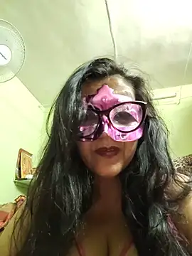 Snapshot of LOVE__RANI chatting on 19, 6, 2026 LOVE RANI online show from 19, 6, 2026