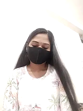 Green LaDY66 online show from 26, 11, 2025