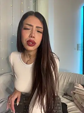 AshleyWinslow online show from 1, 4, 2026