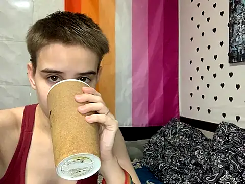 Snapshot of Kim_Ray chatting on 31, 10, 2025 Kim Ray online show from 31, 10, 2025