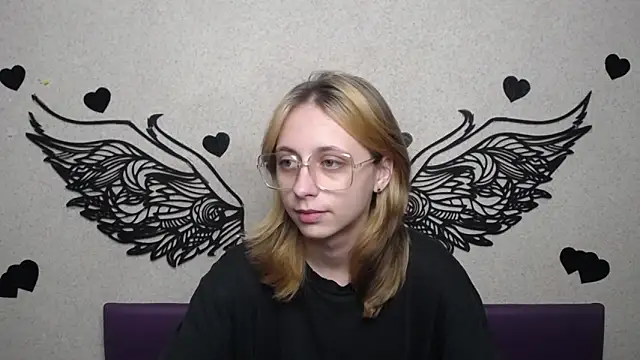 TracyLll online show from 22, 11, 2025