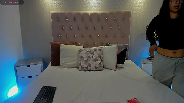 KamyGlam online show from 11, 4, 2026