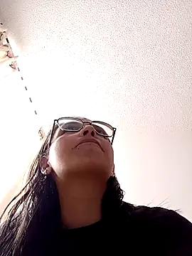 Snapshot of Macarena-2 chatting on 3, 11, 2025 Macarena-2 online show from 3, 11, 2025