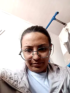 Snapshot of Macarena-2 chatting on 8, 11, 2025 Macarena-2 online show from 8, 11, 2025