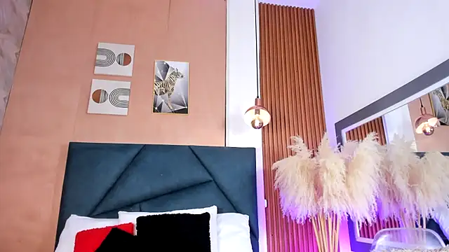 Ivy Spicy online show from 7, 4, 2026