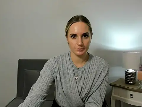 Snapshot of EmmaTempting chatting on 3, 11, 2025 EmmaTempting online show from 3, 11, 2025