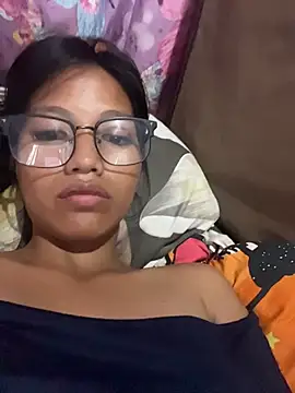 Snapshot of hottiebabe23 chatting on 17, 11, 2025 hottiebabe23 online show from 17, 11, 2025