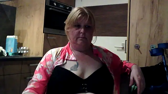 Sylviastar46 online show from 24, 3, 2026