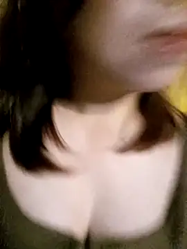 Snapshot of julybe chatting on 26, 4, 2026 julybe online show from 26, 4, 2026