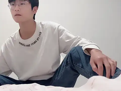 Snapshot of qianxin2007 chatting on 4, 11, 2025 qianxin2007 online show from 4, 11, 2025