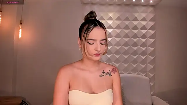 LaurentRosse1 online show from 5, 4, 2026