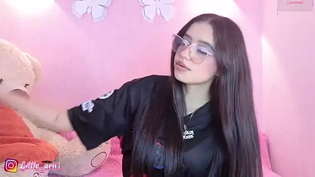 Snapshot of Little_arii chatting on 13, 5, 2026 Little arii online show from 13, 5, 2026