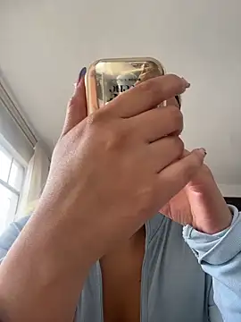 Elina Hills online show from 19, 4, 2026