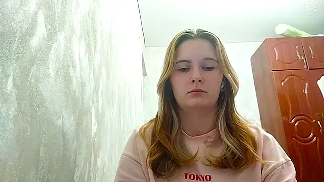 PearlHennington online show from 30, 10, 2025