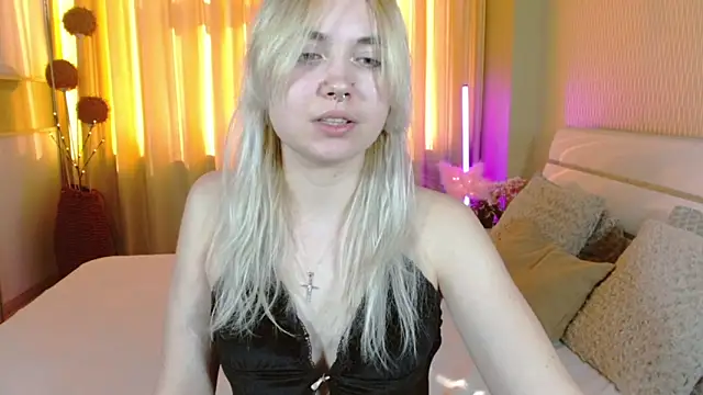 Snapshot of RiskIrina chatting on 31, 10, 2025 RiskIrina online show from 31, 10, 2025