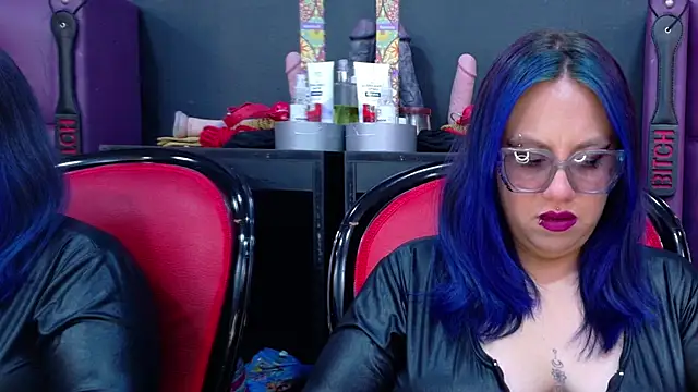 BellaBarness online show from 4, 11, 2025