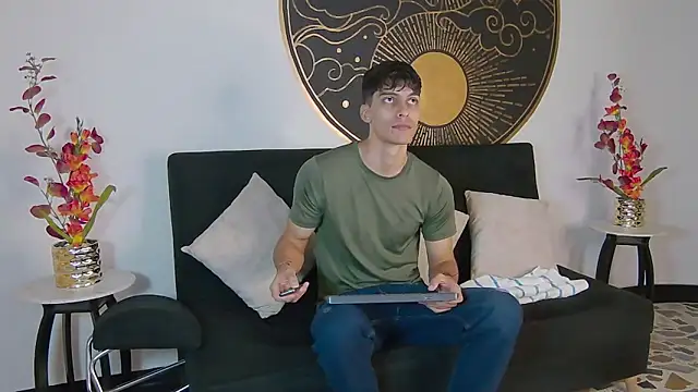 AlessioVitale online show from 12, 11, 2025