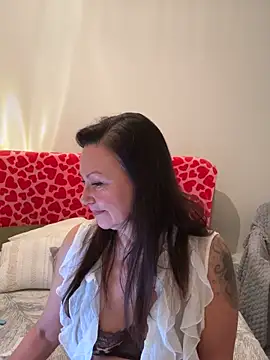 HotLdyllic online show from 8, 2, 2026